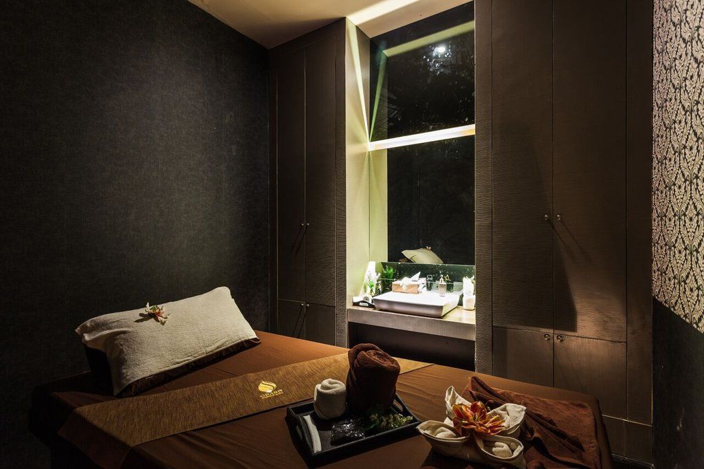 Grand 5 & Plaza Sukhumvit Khách sạn