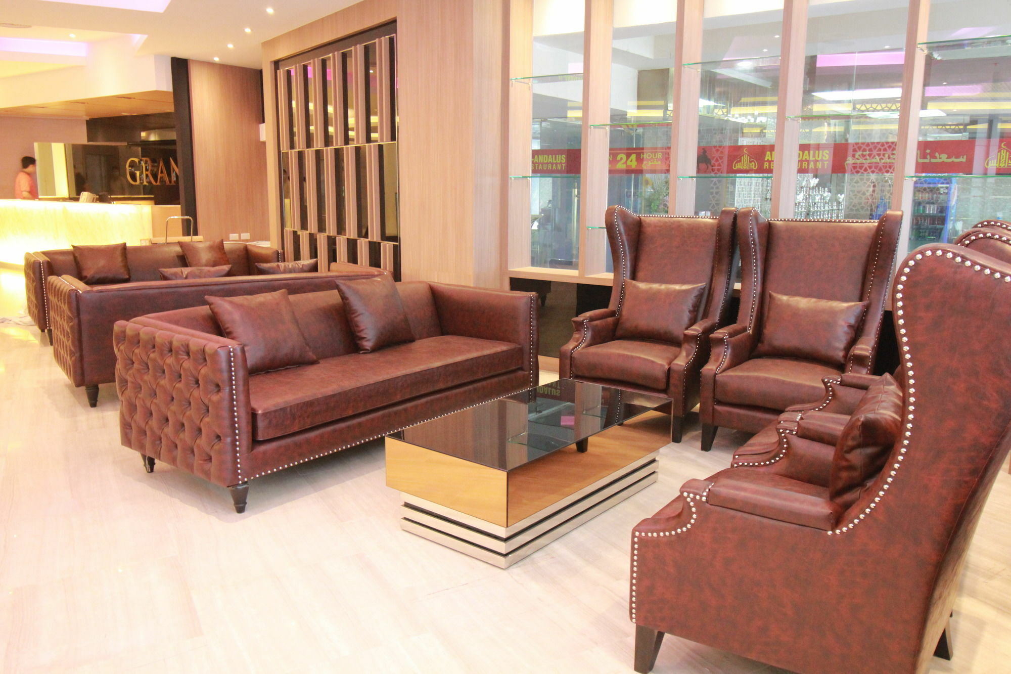 Grand 5 & Plaza Sukhumvit Khách sạn 4*