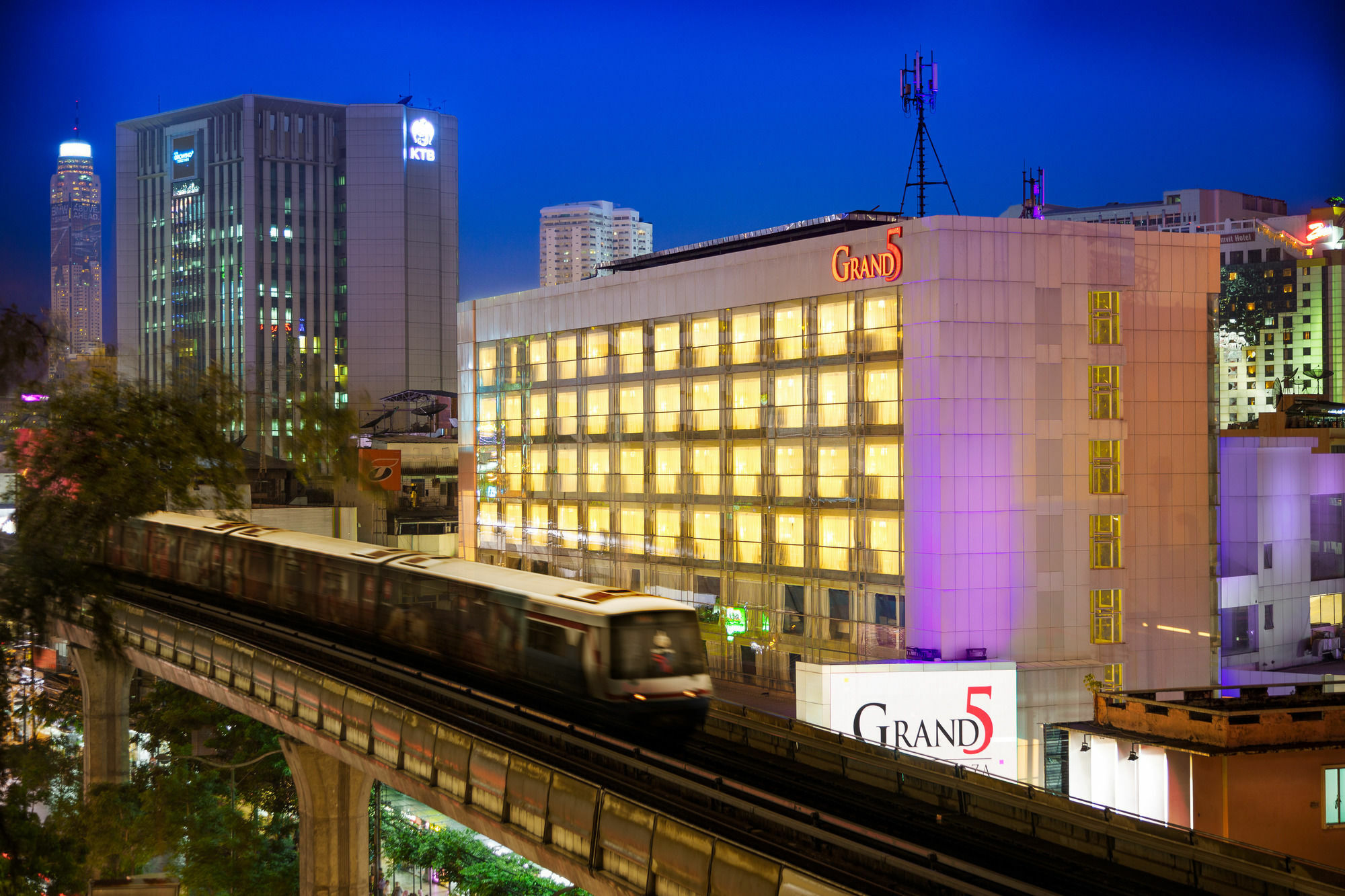 Khách sạn Grand 5 & Plaza Sukhumvit Bangkok